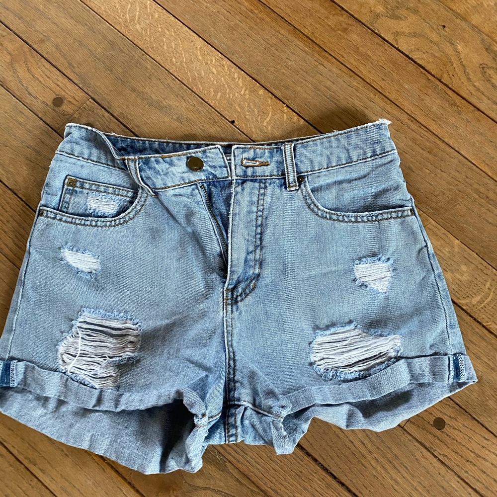 Billabong shorts size 27